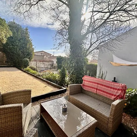 Holiday home La Maison De La Fontaine - Jardin Et Jacuzzi *