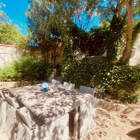 Holiday home La Maison De La Fontaine - Jardin Et Jacuzzi *