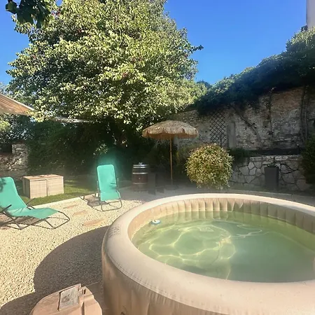 Holiday home La Maison De La Fontaine - Jardin Et Jacuzzi