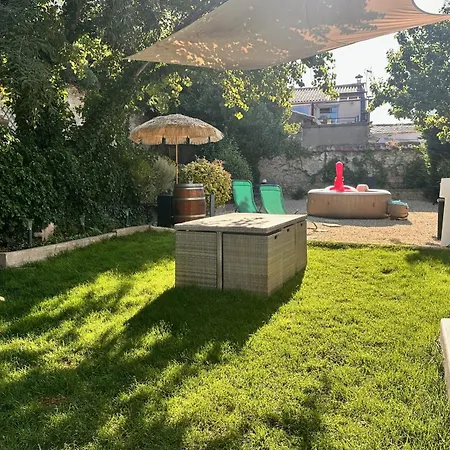 Holiday home La Maison De La Fontaine - Jardin Et Jacuzzi *